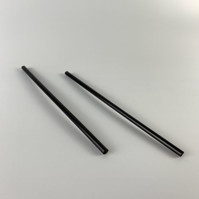straw in black color
